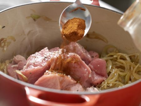 Kalbsrahmgulasch – smarter Zubereitung Schritt 4 Kalbsrahmgulasch – smarter Zubereitung Schritt 4