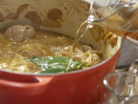 Kalbsrahmgulasch – smarter Zubereitung Schritt 6 Kalbsrahmgulasch – smarter Zubereitung Schritt 6