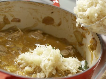 Kalbsrahmgulasch – smarter Zubereitung Schritt 7 Kalbsrahmgulasch – smarter Zubereitung Schritt 7