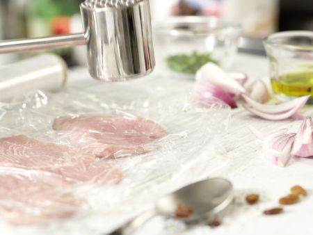 Kalbsschnitzel in Granatapfelsauce Zubereitung Schritt 4 Kalbsschnitzel in Granatapfelsauce Zubereitung Schritt 4
