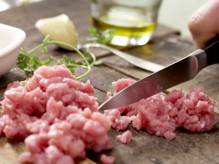 Kalbstatar mit Seeteufelbäckchen Zubereitung Schritt 4 Kalbstatar mit Seeteufelbäckchen Zubereitung Schritt 4