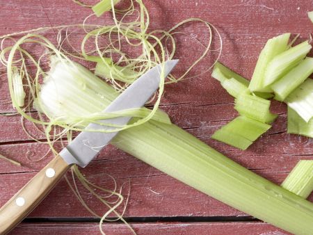 Kalte Gemüse-Cremesuppe Zubereitung Schritt 3 Kalte Gemüse-Cremesuppe Zubereitung Schritt 3