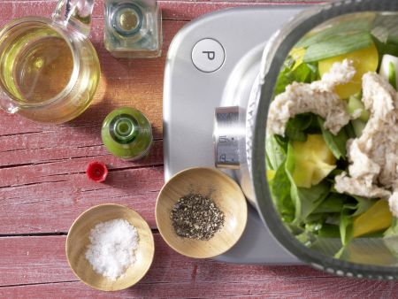 Kalte Gemüse-Cremesuppe Zubereitung Schritt 5 Kalte Gemüse-Cremesuppe Zubereitung Schritt 5