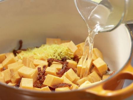 Kalte Süßkartoffelsuppe mit Tomaten Zubereitung Schritt 4 Kalte Süßkartoffelsuppe mit Tomaten Zubereitung Schritt 4