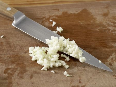 Kalte Zucchinisuppe mit Joghurt Zubereitung Schritt 3 Kalte Zucchinisuppe mit Joghurt Zubereitung Schritt 3