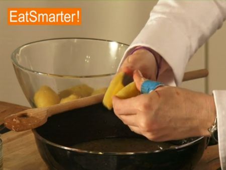 Kartoffelsalat zubereiten