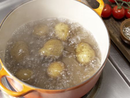 Kartoffel-Kohlrabi-Puffer Zubereitung Schritt 1 Kartoffel-Kohlrabi-Puffer Zubereitung Schritt 1