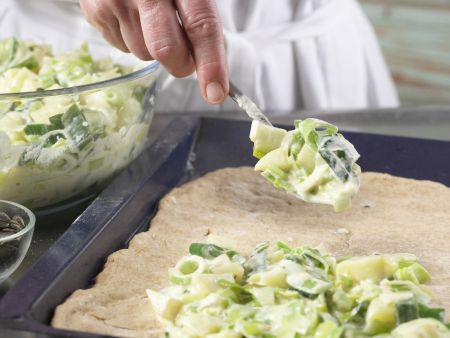 Kartoffel-Lauch-Kuchen Zubereitung Schritt 8 Kartoffel-Lauch-Kuchen Zubereitung Schritt 8