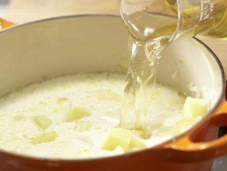 Kartoffelcremesuppe Zubereitung Schritt 3 Kartoffelcremesuppe Zubereitung Schritt 3