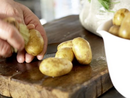 Kartoffeln in der Salzkruste Zubereitung Schritt 2 Kartoffeln in der Salzkruste Zubereitung Schritt 2