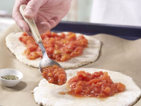 Kartoffelpizza mit Pfifferlingen Zubereitung Schritt 9 Kartoffelpizza mit Pfifferlingen Zubereitung Schritt 9