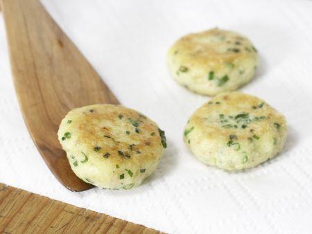 Kartoffelplätzchen mit Joghurt-Dip Zubereitung Schritt 8 Kartoffelplätzchen mit Joghurt-Dip Zubereitung Schritt 8