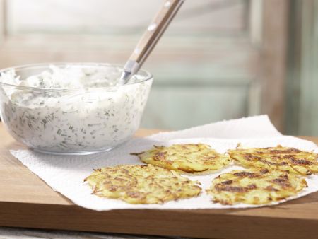 Kartoffelrösti mit Kräuterquark Zubereitung Schritt 6 Kartoffelrösti mit Kräuterquark Zubereitung Schritt 6