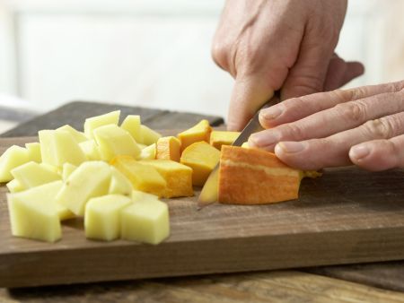 Kartoffelstampf mit Würstchen Zubereitung Schritt 1 Kartoffelstampf mit Würstchen Zubereitung Schritt 1