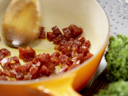 Kartoffelsuppe mit Grünkohl Zubereitung Schritt 3 Kartoffelsuppe mit Grünkohl Zubereitung Schritt 3