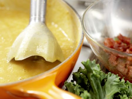 Kartoffelsuppe mit Grünkohl Zubereitung Schritt 7 Kartoffelsuppe mit Grünkohl Zubereitung Schritt 7