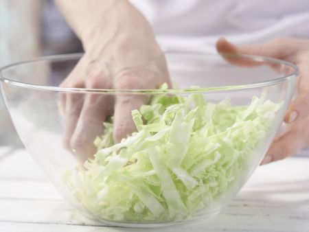 Kassler-Krautsalat Zubereitung Schritt 2 Kassler-Krautsalat Zubereitung Schritt 2