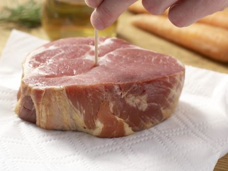 Kasslerbraten mit Kräutersauce Zubereitung Schritt 1 Kasslerbraten mit Kräutersauce Zubereitung Schritt 1