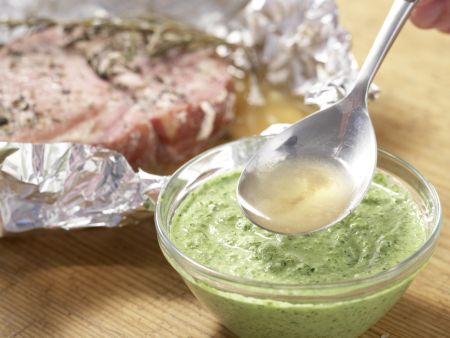 Kasslerbraten mit Kräutersauce Zubereitung Schritt 9 Kasslerbraten mit Kräutersauce Zubereitung Schritt 9