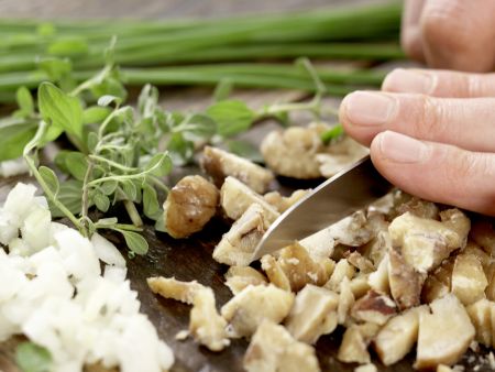 Kastanien-Kartoffel-Suppe Zubereitung Schritt 3 Kastanien-Kartoffel-Suppe Zubereitung Schritt 3