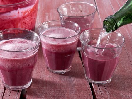 Kefir-Drink mit Schwarzen Johannisbeeren Zubereitung Schritt 4 Kefir-Drink mit Schwarzen Johannisbeeren Zubereitung Schritt 4