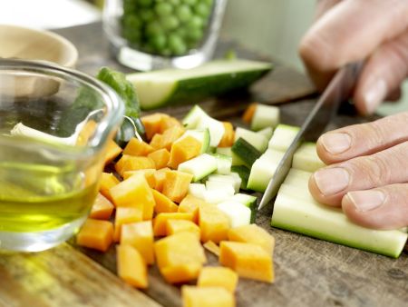 Kinder-Minestrone Zubereitung Schritt 2 Kinder-Minestrone Zubereitung Schritt 2