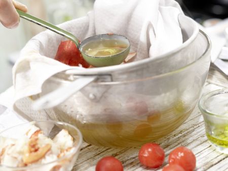 Klare Hummersuppe Zubereitung Schritt 12 Klare Hummersuppe Zubereitung Schritt 12