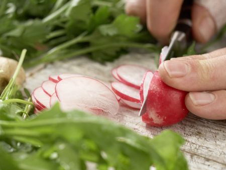 Knackiger Salat nach Thai-Art Zubereitung Schritt 1 Knackiger Salat nach Thai-Art Zubereitung Schritt 1