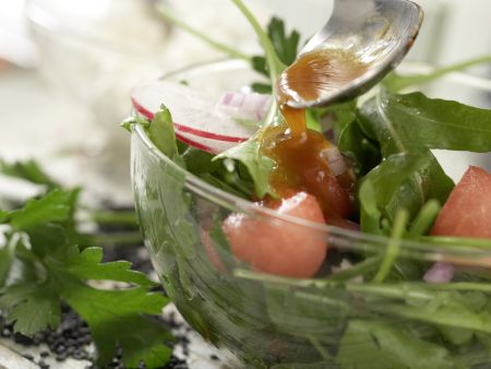 Knackiger Salat nach Thai-Art Zubereitung Schritt 8 Knackiger Salat nach Thai-Art Zubereitung Schritt 8