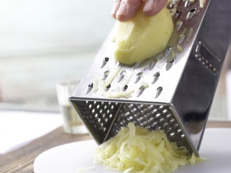 Knusprige Kartoffelrösti Zubereitung Schritt 1 Knusprige Kartoffelrösti Zubereitung Schritt 1