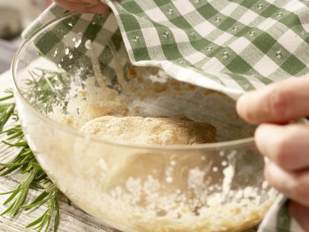 Knuspriger Zwiebelkuchen Zubereitung Schritt 3 Knuspriger Zwiebelkuchen Zubereitung Schritt 3