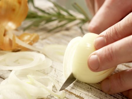 Knuspriger Zwiebelkuchen Zubereitung Schritt 7 Knuspriger Zwiebelkuchen Zubereitung Schritt 7