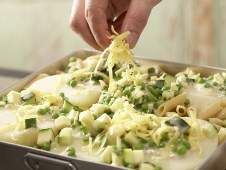 Kohlrabi-Nudel-Gratin Zubereitung Schritt 10 Kohlrabi-Nudel-Gratin Zubereitung Schritt 10
