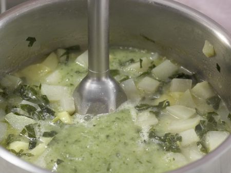 Kohlrabisuppe mit Käsetoast Zubereitung Schritt 8 Kohlrabisuppe mit Käsetoast Zubereitung Schritt 8