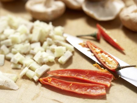 Kokos-Zitronengras-Suppe Zubereitung Schritt 2 Kokos-Zitronengras-Suppe Zubereitung Schritt 2