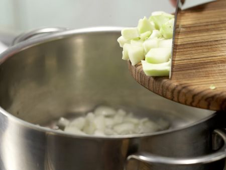 Konfetti-Couscous mit Rahmgemüse Zubereitung Schritt 2 Konfetti-Couscous mit Rahmgemüse Zubereitung Schritt 2
