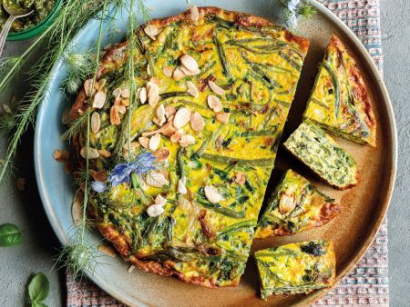 Kräuter-Bohnen-Frittata mit Oliven-Pesto