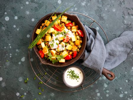 Kräuter-Kichererbsen-Pfanne mit Halloumi