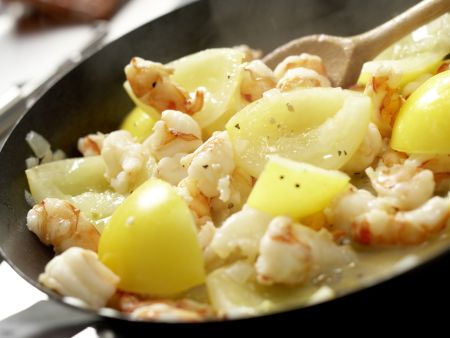 Kräuternudelfetzen mit Garnelen Zubereitung Schritt 10 Kräuternudelfetzen mit Garnelen Zubereitung Schritt 10