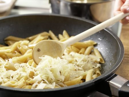 Krautnudeln – smarter Zubereitung Schritt 7 Krautnudeln – smarter Zubereitung Schritt 7