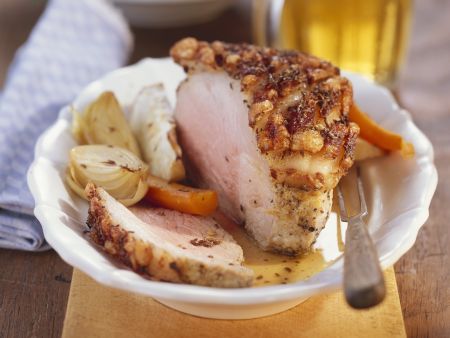 Krustenbraten mit Möhren