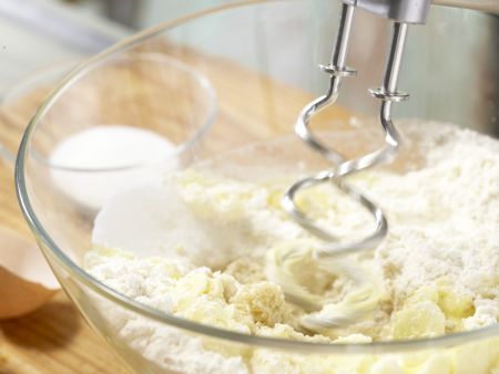 Kürbis-, Safran- und Hagebuttenplätzchen Zubereitung Schritt 3 Kürbis-, Safran- und Hagebuttenplätzchen Zubereitung Schritt 3