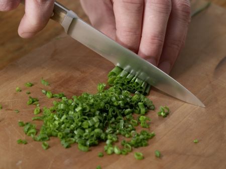 Kürbiskernnocken mit Zucchinisauce Zubereitung Schritt 2 Kürbiskernnocken mit Zucchinisauce Zubereitung Schritt 2