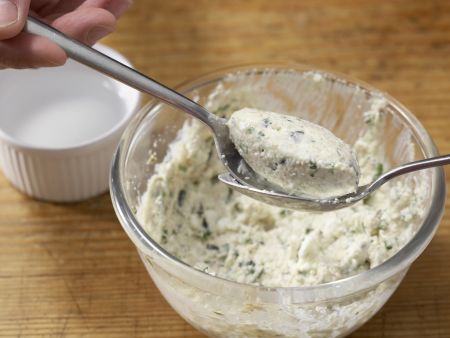 Kürbiskernnocken mit Zucchinisauce Zubereitung Schritt 8 Kürbiskernnocken mit Zucchinisauce Zubereitung Schritt 8