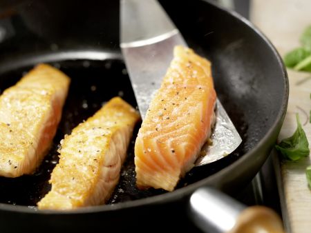 Lachs auf buntem Bohnensalat Zubereitung Schritt 9 Lachs auf buntem Bohnensalat Zubereitung Schritt 9