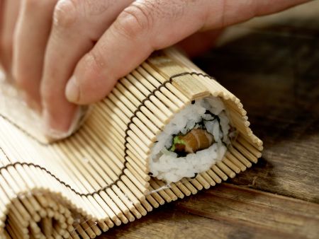 Lachs-Sushi Zubereitung Schritt 8 Lachs-Sushi Zubereitung Schritt 8
