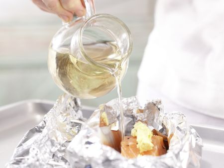 Lachsfilet mit Safranbutter Zubereitung Schritt 7 Lachsfilet mit Safranbutter Zubereitung Schritt 7