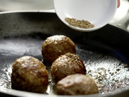 Lammhackbällchen-Ragout Zubereitung Schritt 6 Lammhackbällchen-Ragout Zubereitung Schritt 6