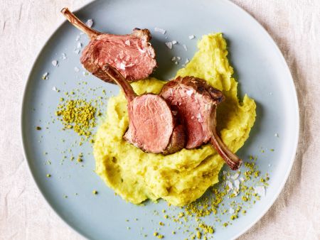 Lammkarree mit Pistazienpüree