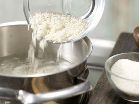 Lauch mit Erdnuss-Sauce Zubereitung Schritt 1 Lauch mit Erdnuss-Sauce Zubereitung Schritt 1